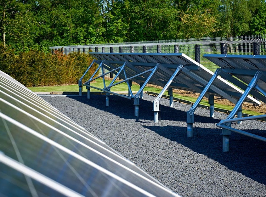 Van Aken Schroeffunderingen - Een stevige basis voor zonnepaneelconstructies