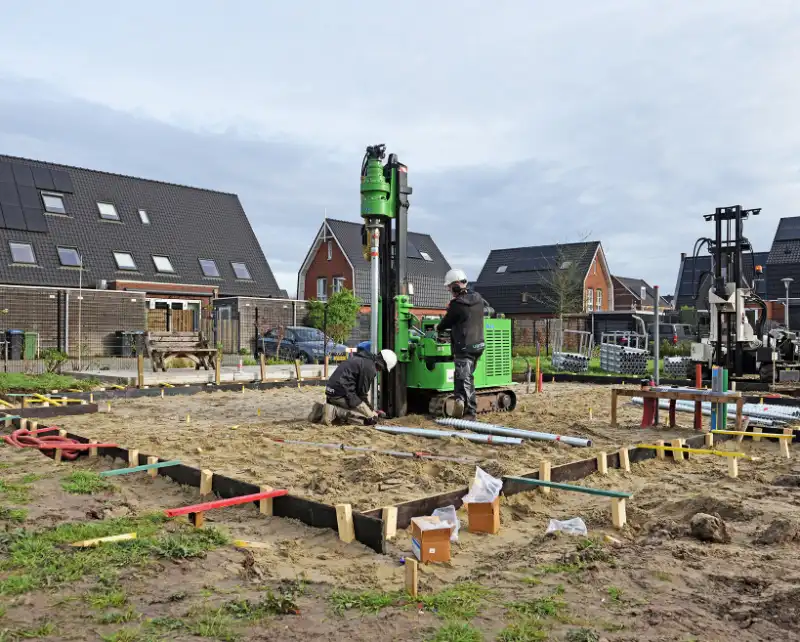 Realisatie schroeffundering voor Tiny house in Arnhem