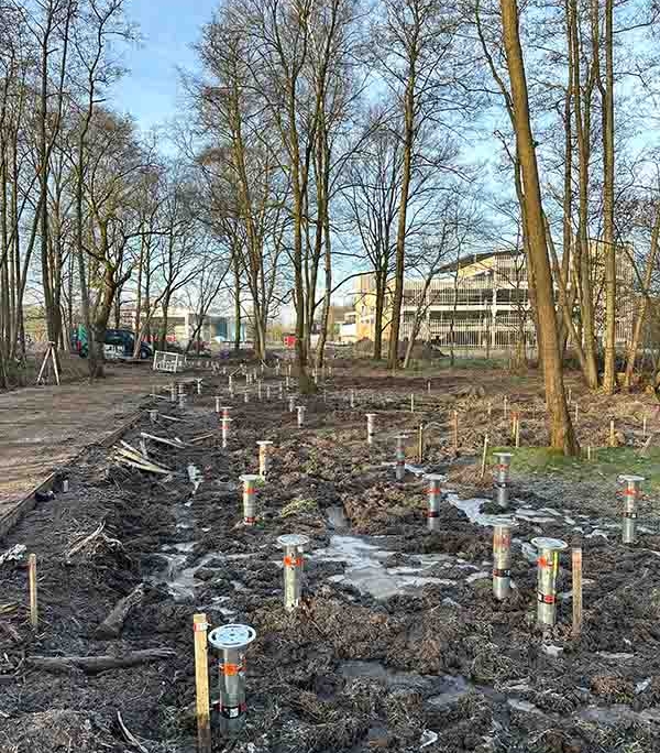 Van Aken Schroeffundering realiseert fundering op schroefpalen voor vlonderpad in Diepenbeek