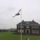 losstaande vlaggenmast stevig in de grond zetten