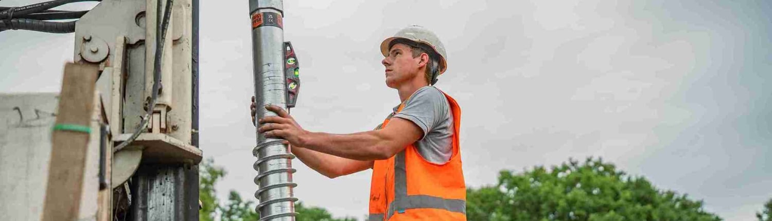 van-aken-schroefpalen-fundering Constructie berekening voor schroefpalen nodig? Van Aken berekent de benodigde diepte en lengte.