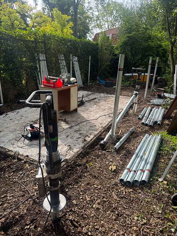 duurzame-fundering-amsterdam-tuinhuis Schroefpalen en funderingsapparatuur Van Aken voor tuinhuis in Amsterdam