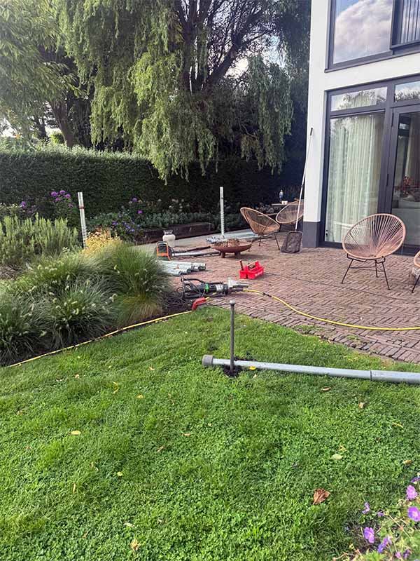 stabiele-schroeffundering-berkel stabiele schroeffundering in tuin in berkel