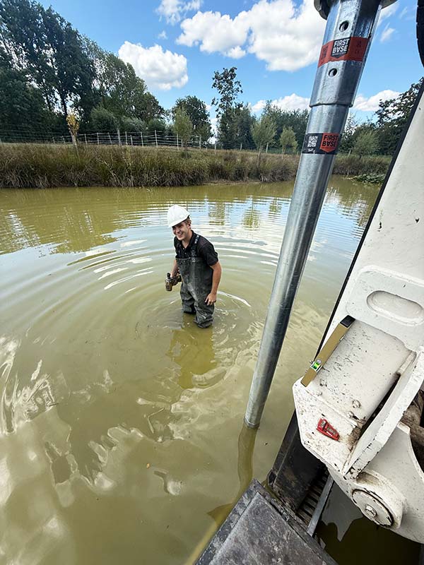 fundering-plaatsen-in-water-schroeffundering schroeffundering plaatsen in water in kerkwijk